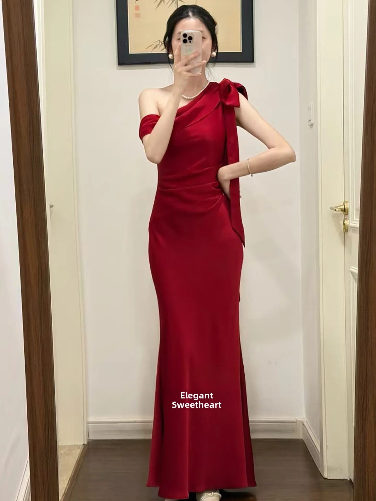 Red Evening Gown Wedding Dress Sexy Slim Fit Single Shoulder for Engagement Party Bridalmaid Dress High Waist Zipper Back
Red Evening Gown Wedding Dress Sexy Slim Fit Single Shoulder for Engagement Party Bridalmaid Dress High Waist Zipper Back