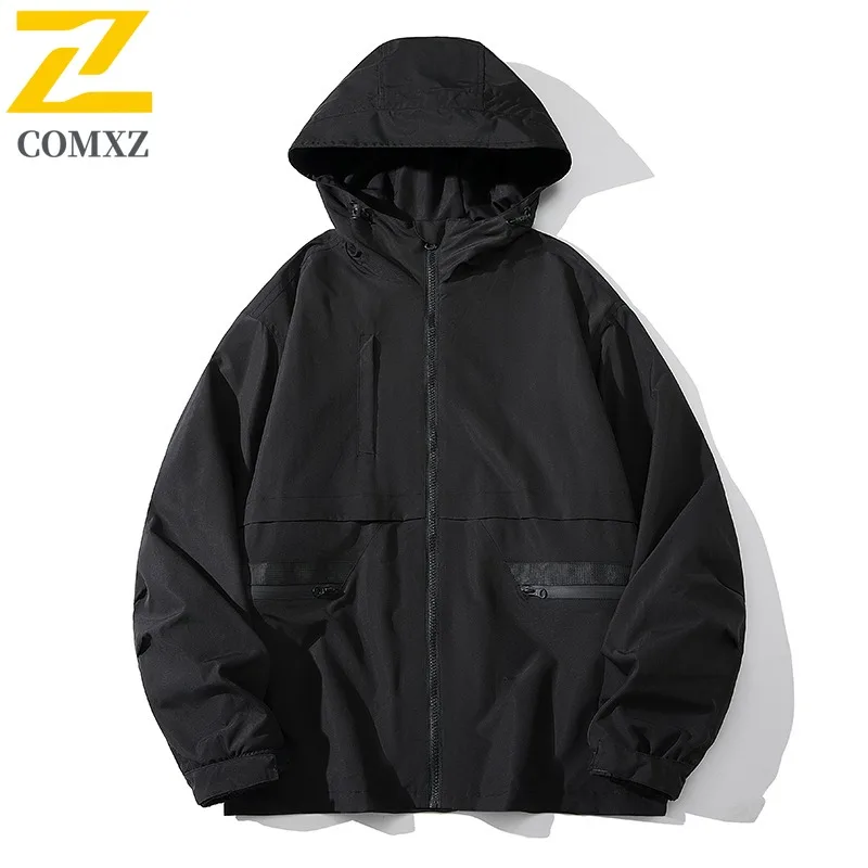 COMXZ 2025 Мужская трехстойкая уличная ветровка, куртка свободного покроя, модное пальто, осеннее повседневное модное уличное пальто
COMXZ 2025 Мужская трехстойкая уличная ветровка, куртка свободного покроя, модное пальто, осеннее повседневное модное уличное пальто