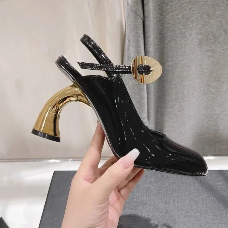 European and American New Metal Buckle Strap Shaped Thick Heel Baotou Mary Zhen Back Air Sandals Foreign Trade Large High Heels
European and American New Metal Buckle Strap Shaped Thick Heel Baotou Mary Zhen Back Air Sandals Foreign Trade Large High Heels