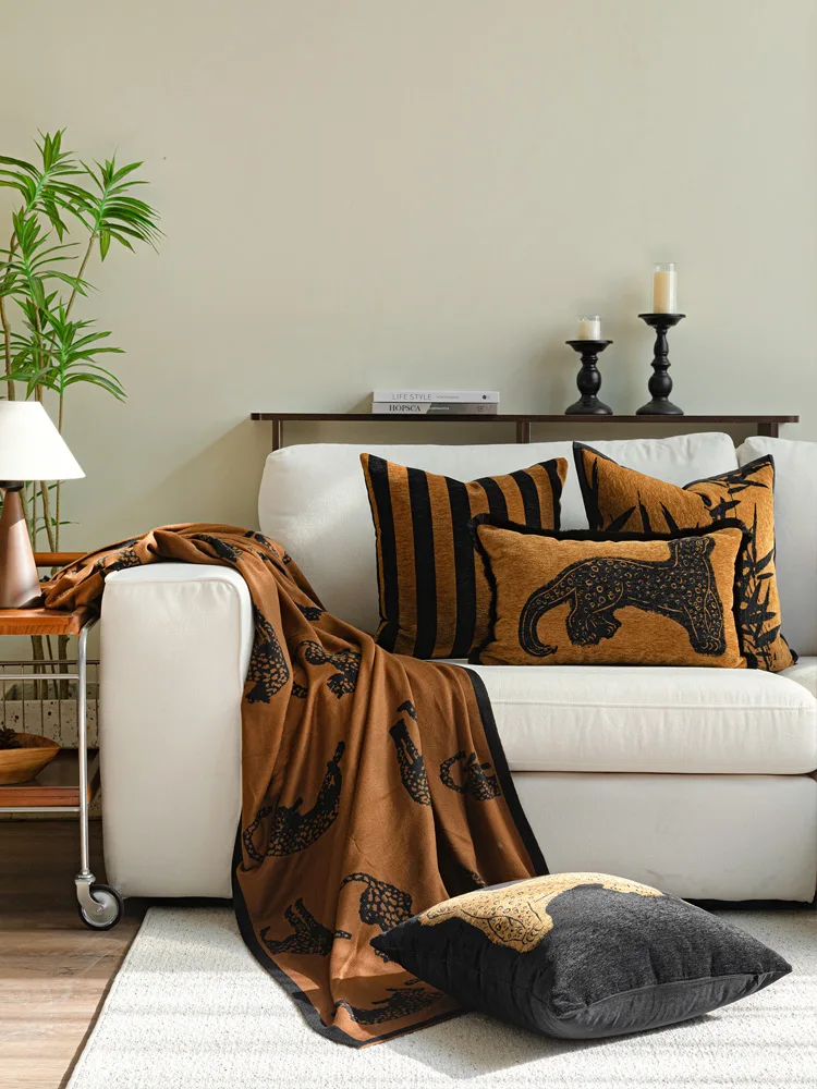 Brown Sofa Pillows Vintage Chinese Style Money Leopard Backrest Cushions for Villa Living Room Sofa Decor
Brown Sofa Pillows Vintage Chinese Style Money Leopard Backrest Cushions for Villa Living Room Sofa Decor
