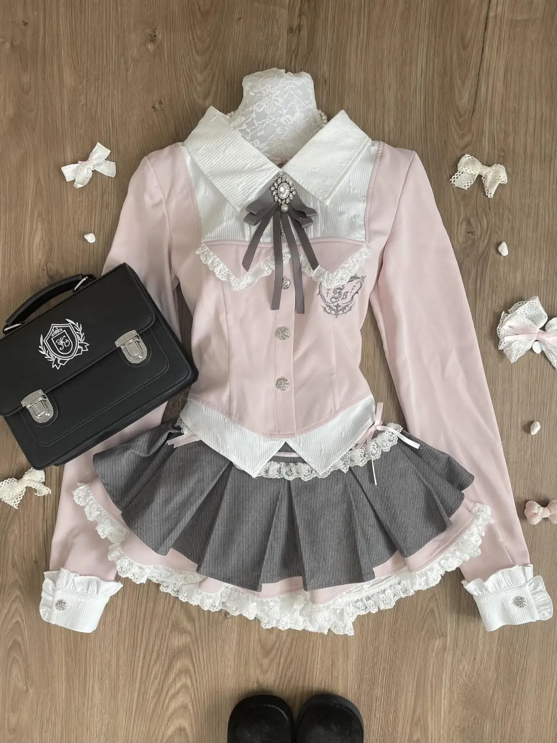 Preppy Style Sweet Girl Fake Two Pieces Slim Fit Contrast Color Long Sleeved Shirt + High Waisted Pleated Skirt Women Y2k Suits
Preppy Style Sweet Girl Fake Two Pieces Slim Fit Contrast Color Long Sleeved Shirt + High Waisted Pleated Skirt Women Y2k Suits