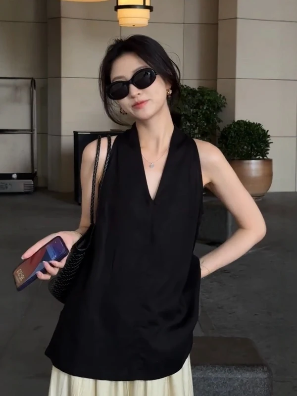 Loose Fit Linen Sleeveless Shirt Women's V-Neck Summer Fashion Slimming Black Top Comfortable Breathable French Style Blouse
Loose Fit Linen Sleeveless Shirt Women's V-Neck Summer Fashion Slimming Black Top Comfortable Breathable French Style Blouse