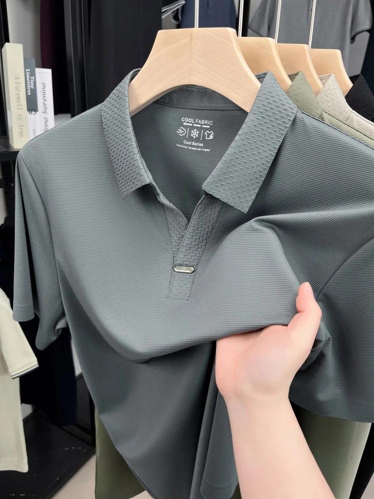 Light luxury brand short sleeved men's polo shirt summer fashion high-end customization metal sheet design golf ice silk T-shirt
Light luxury brand short sleeved men's polo shirt summer fashion high-end customization metal sheet design golf ice silk T-shirt