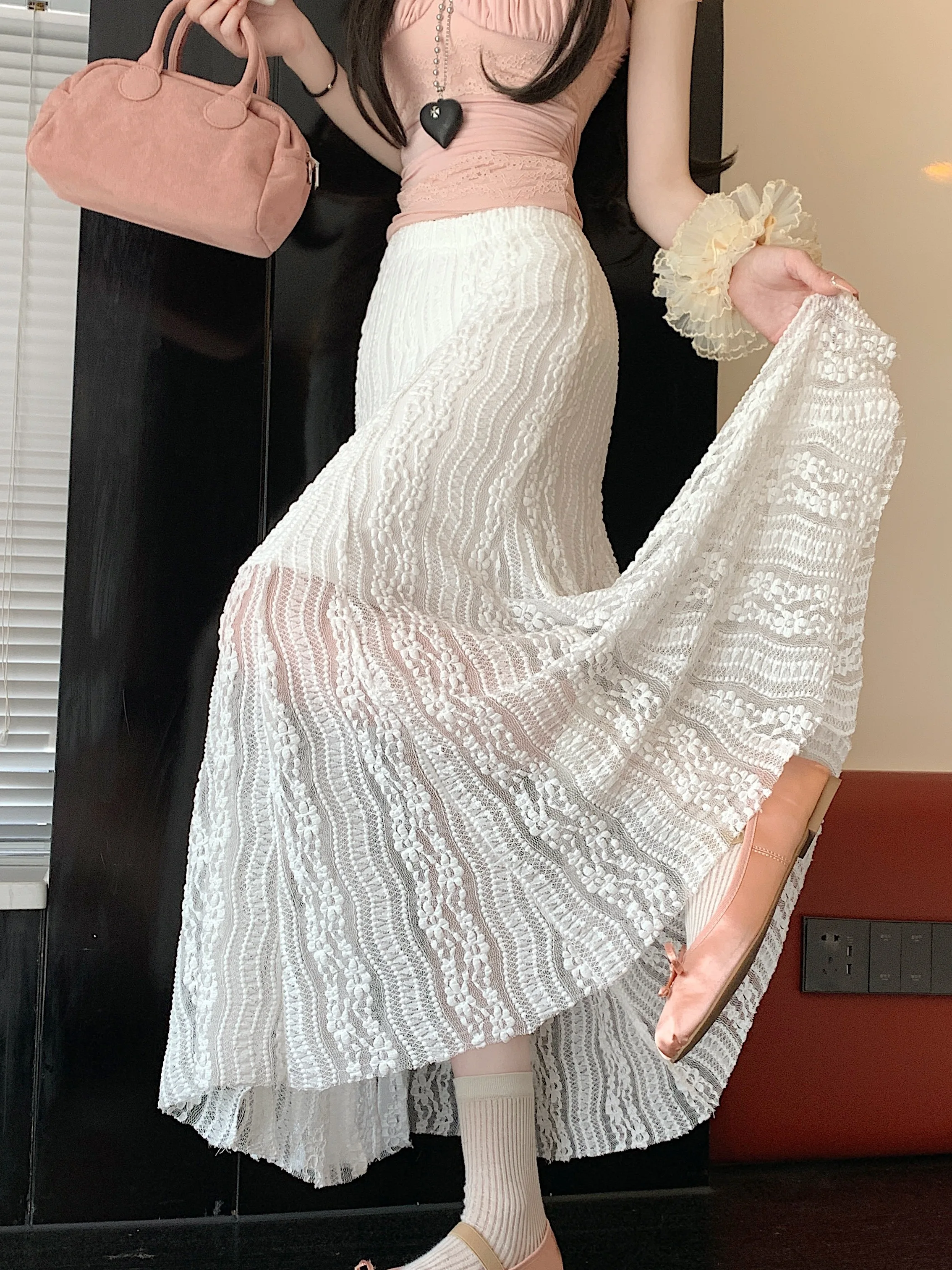 New Retro Lace Design Long Skirt High Waist Slim Fit Bodycon Fish Tail A-Line Half Body Long Skirt Korean Style Commute
New Retro Lace Design Long Skirt High Waist Slim Fit Bodycon Fish Tail A-Line Half Body Long Skirt Korean Style Commute