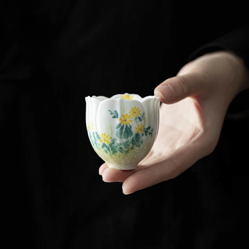 Hand Painted Wild Chrysanthemum Teacup Beauties Pot Entirely Handmade Ceramic White Jade Teapot Set TieGuanYin Tea Porcelain
Hand Painted Wild Chrysanthemum Teacup Beauties Pot Entirely Handmade Ceramic White Jade Teapot Set TieGuanYin Tea Porcelain