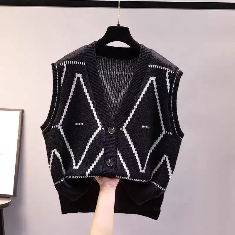 Модный вязаный кардиган-жилет для женщин, свободный свитер с V-образным вырезом и пуговицами, осенняя коллекция 2025
Модный вязаный кардиган-жилет для женщин, свободный свитер с V-образным вырезом и пуговицами, осенняя коллекция 2025