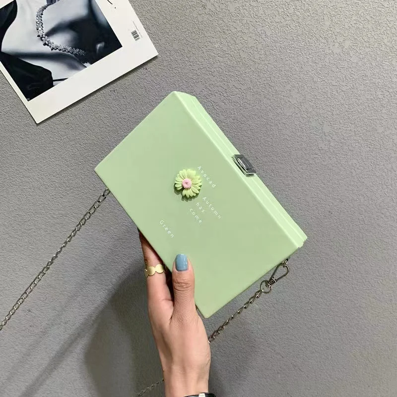 Mini Square Suitcase Crossbody Bag Fashion Cute Small Daisy Pattern Hard Shell Cosmetic Case Chain Box Shoulder Bag for Girls
Mini Square Suitcase Crossbody Bag Fashion Cute Small Daisy Pattern Hard Shell Cosmetic Case Chain Box Shoulder Bag for Girls