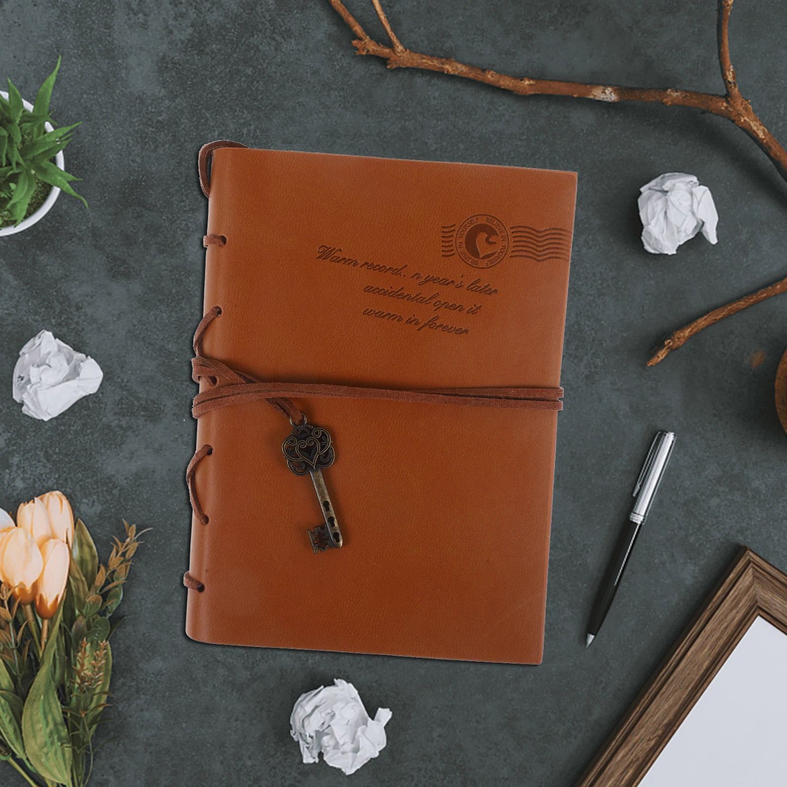 Retro PU Notebook 160 Sheets 320 Pages Blank Paper Vintage Style Travel Journal Diary 105x142mm Portable for Writing
Retro PU Notebook 160 Sheets 320 Pages Blank Paper Vintage Style Travel Journal Diary 105x142mm Portable for Writing