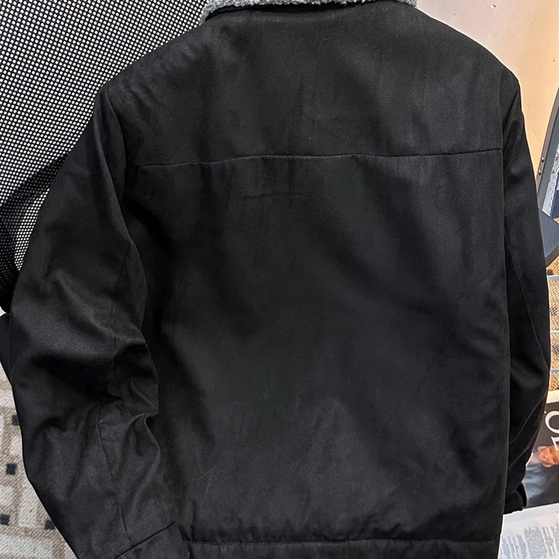 Мужская зимняя теплая куртка из утолщенного хлопка с подкладкой из овечьей шерсти, свободного кроя, в американском стиле, молодежная модная, с длинными рукавами, на пуговицах
Мужская зимняя теплая куртка из утолщенного хлопка с подкладкой из овечьей шерсти, свободного кроя, в американском стиле, молодежная модная, с длинными рукавами, на пуговицах