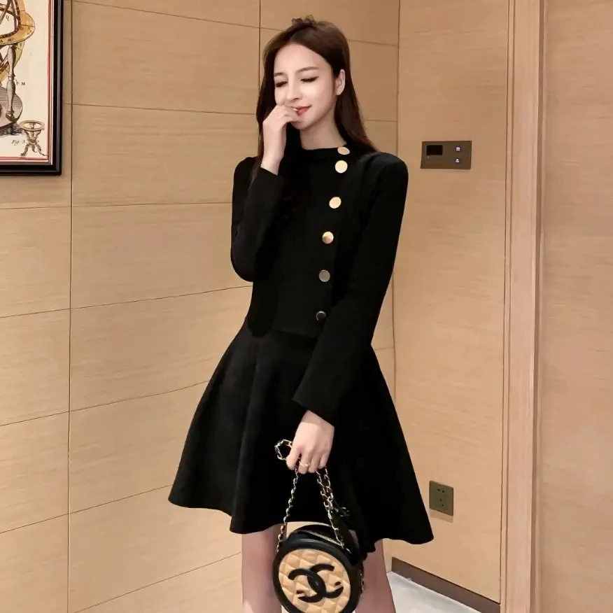 2022 Spring Autumn New Dress Womens Fashion All-match Waist Slim Dresses Women Casual Hepburn Style Pullover Short Skirt
2022 Spring Autumn New Dress Womens Fashion All-match Waist Slim Dresses Women Casual Hepburn Style Pullover Short Skirt