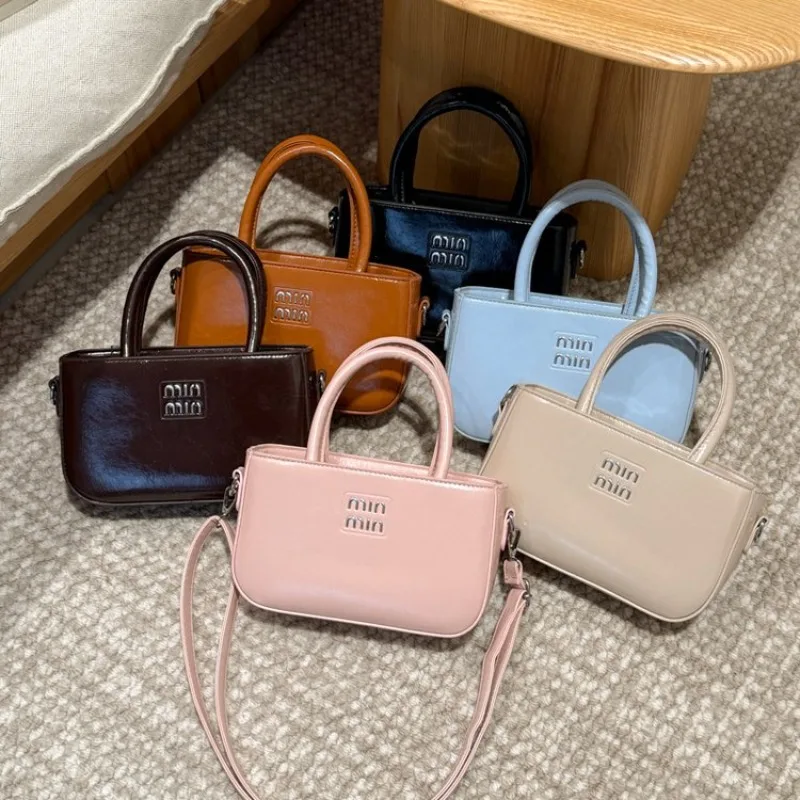 Minimalist High End Diaper Bag Women Casual Crossbody Bag Stylish Business Vintage Fashionable Original Retro Leather Shopper
Minimalist High End Diaper Bag Women Casual Crossbody Bag Stylish Business Vintage Fashionable Original Retro Leather Shopper