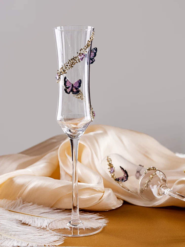 2PCS Butterfly Diamond Champagne Glass High-end Glass Goblet Wedding Toast Glass High-Pretty Wedding Gift
2PCS Butterfly Diamond Champagne Glass High-end Glass Goblet Wedding Toast Glass High-Pretty Wedding Gift