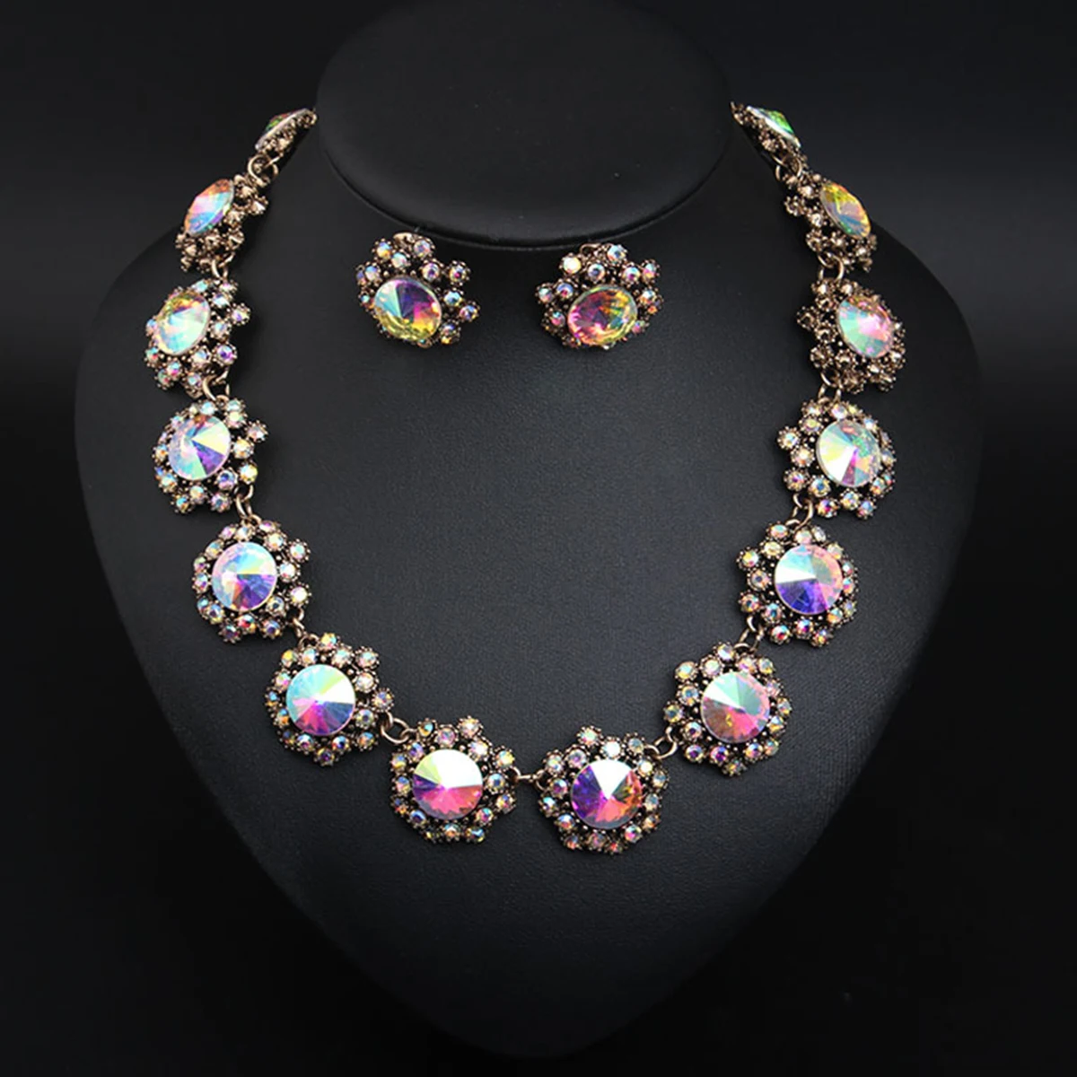 Trendy Jewelry Set Banquet Minimalist Necklace Earrings Set For Women Gold Plated Jewelry Wedding Anniversary Accessories Gifts
Trendy Jewelry Set Banquet Minimalist Necklace Earrings Set For Women Gold Plated Jewelry Wedding Anniversary Accessories Gifts