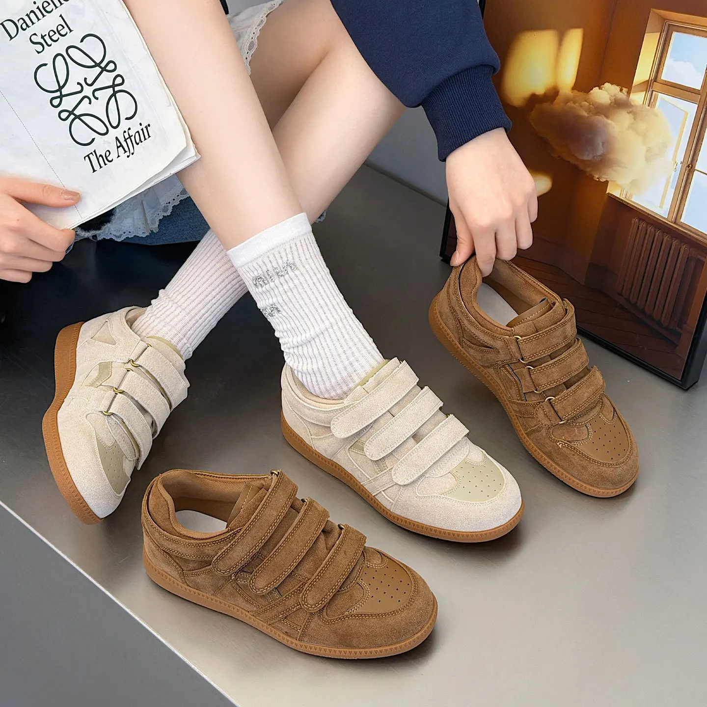 Классические женские спортивные кроссовки с низким и высоким верхом, повседневные ботинки для хайкинга, увеличивающие рост, уличные кроссовки для прогулок
Классические женские спортивные кроссовки с низким и высоким верхом, повседневные ботинки для хайкинга, увеличивающие рост, уличные кроссовки для прогулок