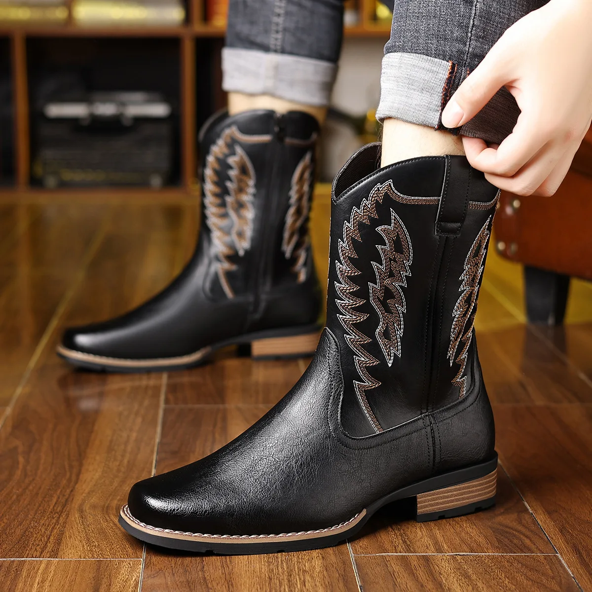 Autumn Winter New Western Cowboy Ankle Boots for Men Fashion Designer Embroidered Knight Boots Male Big Size Leather Shoes Man
Autumn Winter New Western Cowboy Ankle Boots for Men Fashion Designer Embroidered Knight Boots Male Big Size Leather Shoes Man