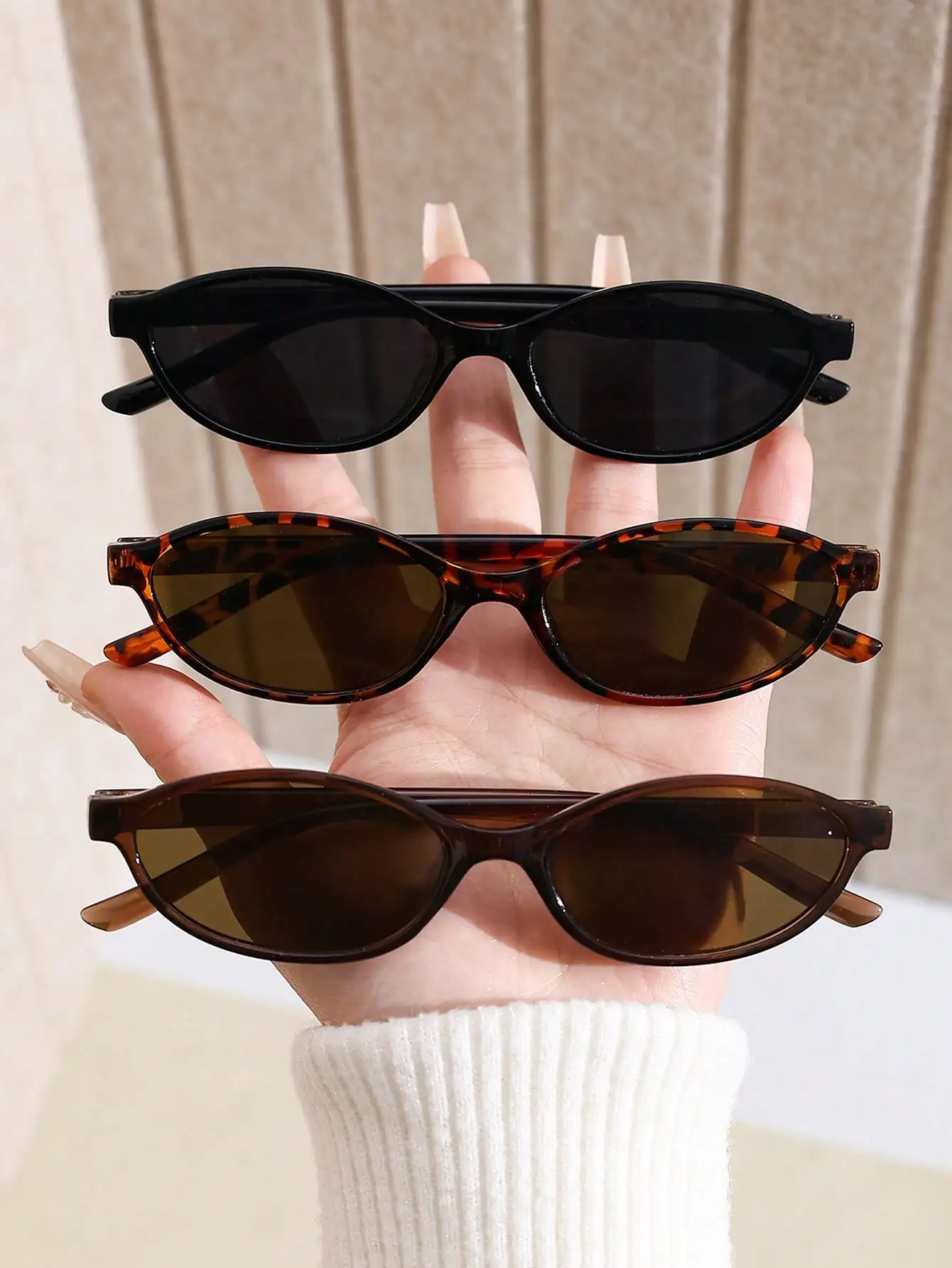 3pcs Women's Retro Plastic Small Oval Multi-Color Versatile Minimalist Fashion Glasses, Suitable For Travel, Beach, Bar, Outings And Other Occasions, Oval Frame Design, Ideal Accessory For Summer Beach Vacation, Outdoor, Travel And Casual Wear
3pcs Women's Retro Plastic Small Oval Multi-Color Versatile Minimalist Fashion Glasses, Suitable For Travel, Beach, Bar, Outings And Other Occasions, Oval Frame Design, Ideal Accessory For Summer Beach Vacation, Outdoor, Travel And Casual Wear