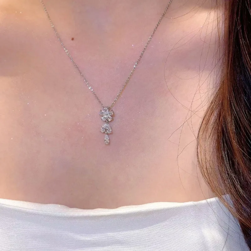 Hot-selling Super Flash Necklace, Natural Zircon Flower Collarbone Chain, Light Luxury High-end Jewelry, Niche Simple Necklace
Hot-selling Super Flash Necklace, Natural Zircon Flower Collarbone Chain, Light Luxury High-end Jewelry, Niche Simple Necklace
