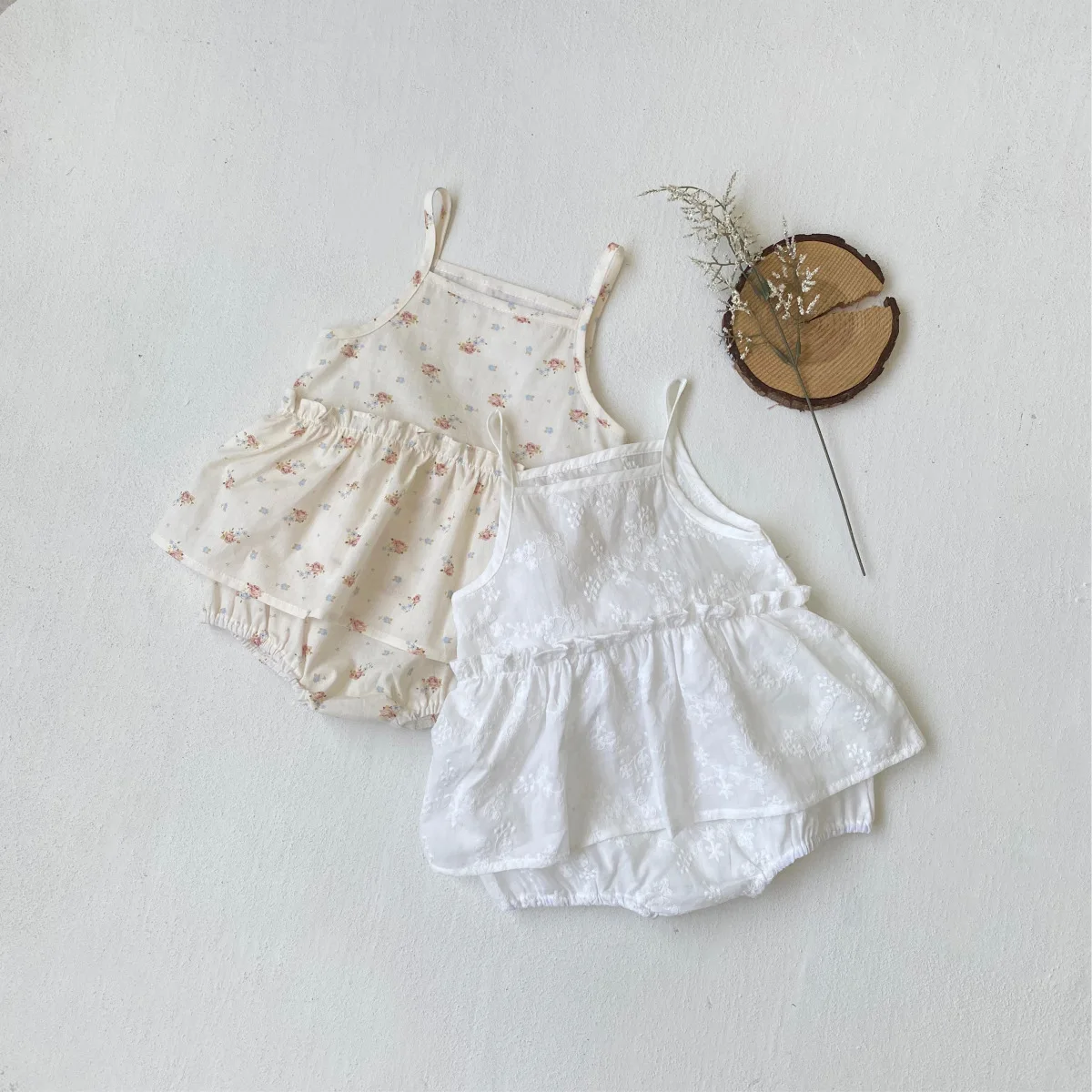 2025 Summer New Baby Girl Lace Sling Bodysuit Newborn Toddler Sleeveless Jumpsuit For Girl Infant Print Clothes 0-24M
2025 Summer New Baby Girl Lace Sling Bodysuit Newborn Toddler Sleeveless Jumpsuit For Girl Infant Print Clothes 0-24M