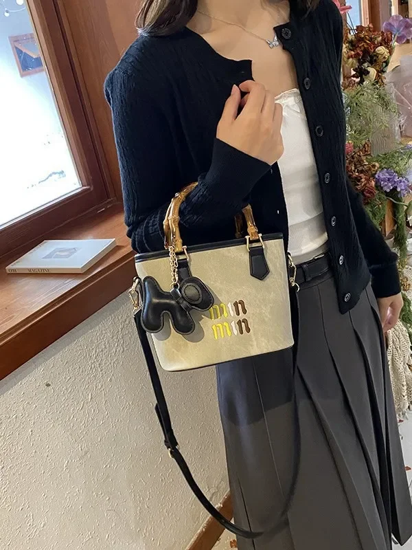 2025 Korean Style Bucket Bag - Summer Women's Shoulder Bag Fashion Tote Handbag Casual Chic Crossbody
2025 Korean Style Bucket Bag - Summer Women's Shoulder Bag Fashion Tote Handbag Casual Chic Crossbody