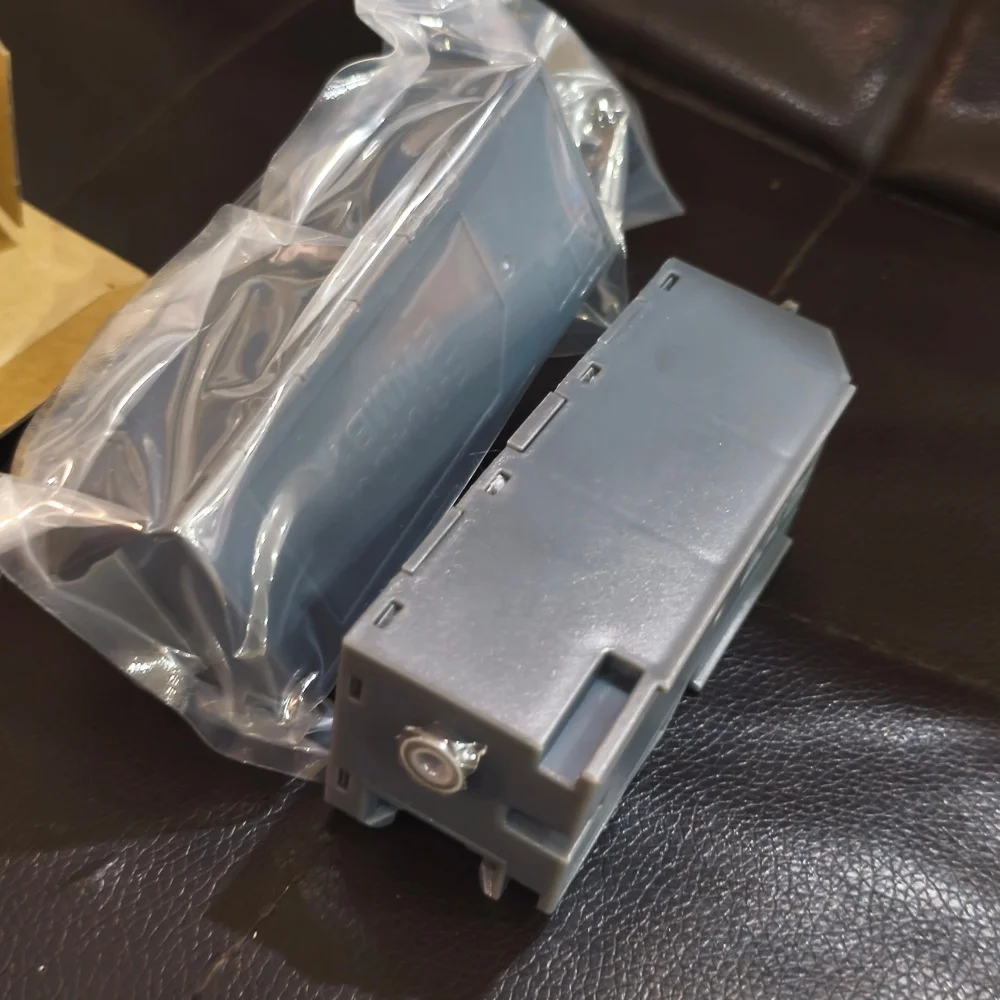 10X C13T04D000 T04D0 Maintenance Box Waste Ink Tank Pad for EPSON EcoTank ET-7700 ET-7750 L7160 L7180 L7188 L7880
10X C13T04D000 T04D0 Maintenance Box Waste Ink Tank Pad for EPSON EcoTank ET-7700 ET-7750 L7160 L7180 L7188 L7880