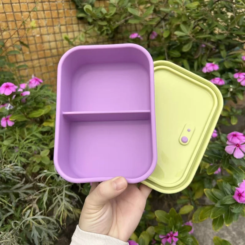 LTT silicone bento box can be heated in microwave oven, and the lunch box is sealed with two compartments.
LTT silicone bento box can be heated in microwave oven, and the lunch box is sealed with two compartments.