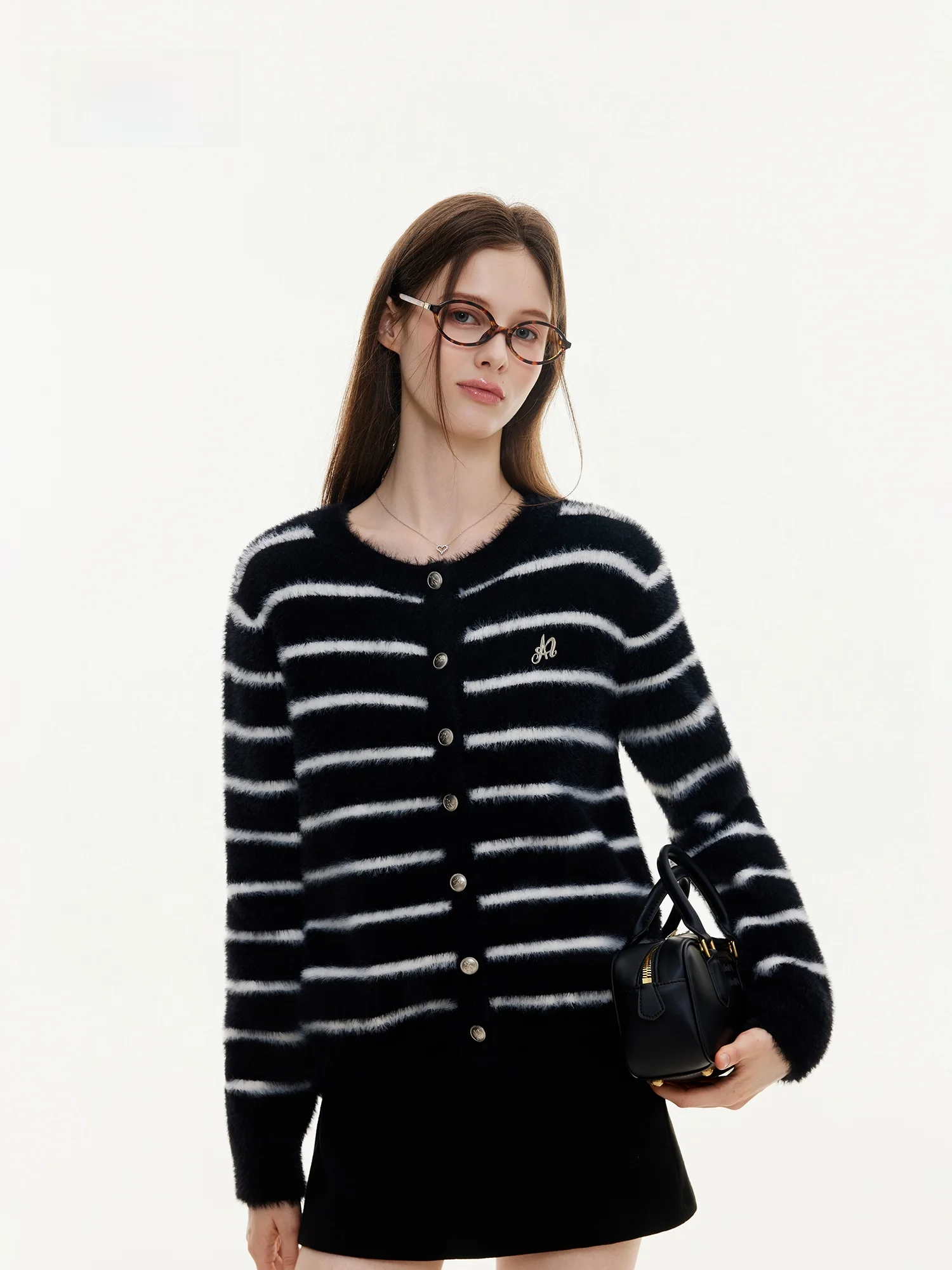 Новый женский вязаный кардиган Azmi Design в полоску, свободного кроя, весна-осень, с длинными рукавами, в стиле кэжуал
Новый женский вязаный кардиган Azmi Design в полоску, свободного кроя, весна-осень, с длинными рукавами, в стиле кэжуал