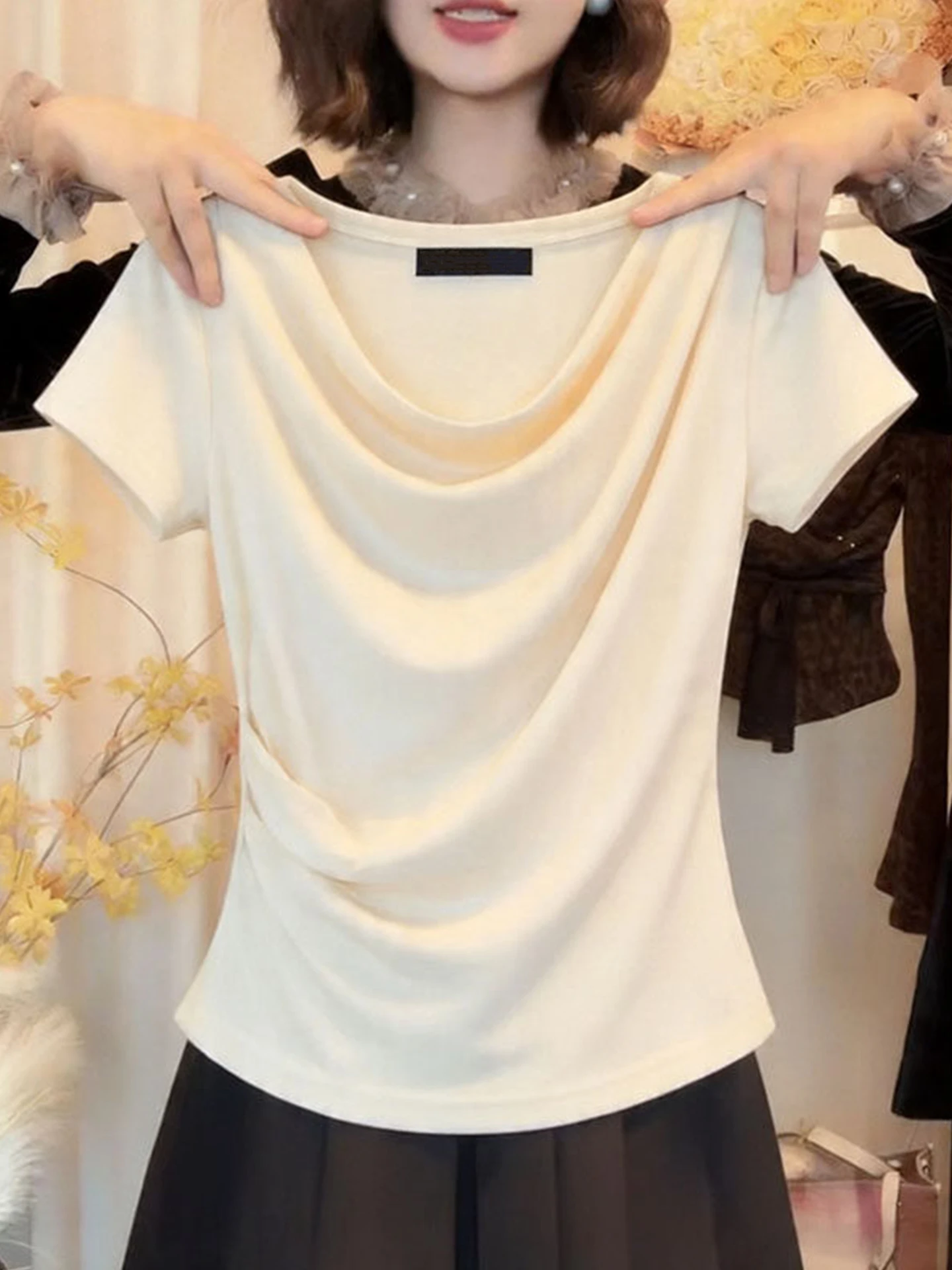 Elegant Color Base Layer Shirt Overhead Casual Style Short Sleeve Summer Trendy T-Shirt Korean Version Loose Fit
Elegant Color Base Layer Shirt Overhead Casual Style Short Sleeve Summer Trendy T-Shirt Korean Version Loose Fit