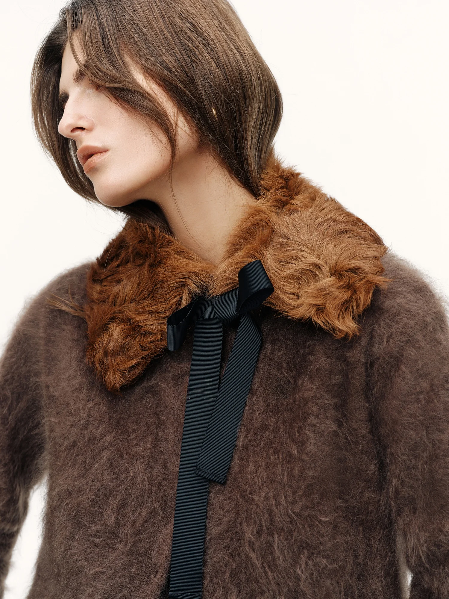 Ele женское кожаное пальто Jaet с шерстяным воротником-стойкой Long Sve Stand Fit Winter Faion DMON Premium Quali из воловьей кожи
Ele женское кожаное пальто Jaet с шерстяным воротником-стойкой Long Sve Stand Fit Winter Faion DMON Premium Quali из воловьей кожи