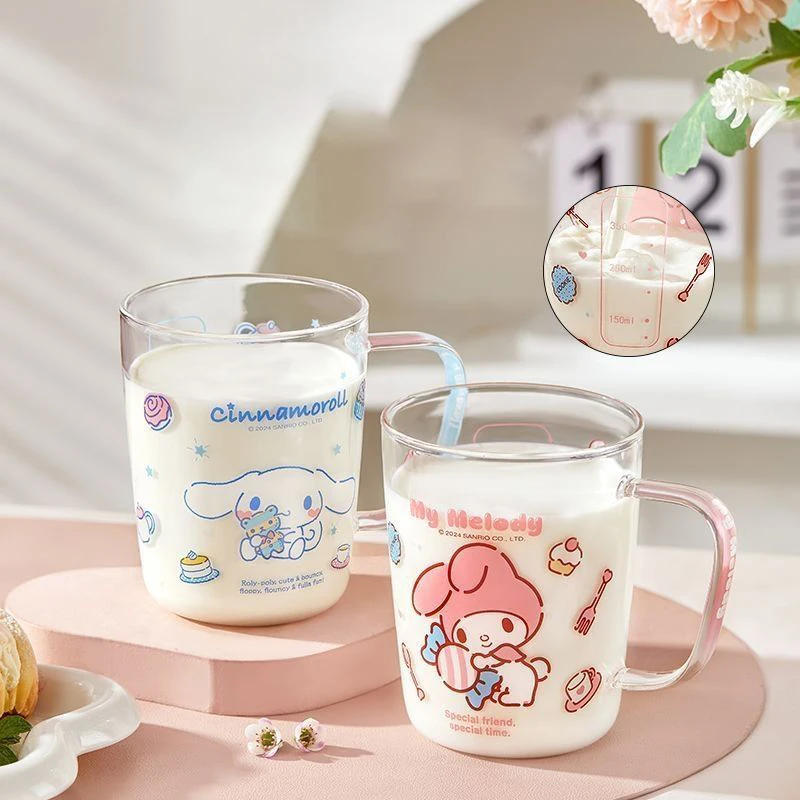 Hello Kitty Sanrio Y2K household glass cup with handle Cartoon Cute girls High temperature resistant drinking cup Toys for Gifts
Hello Kitty Sanrio Y2K household glass cup with handle Cartoon Cute girls High temperature resistant drinking cup Toys for Gifts