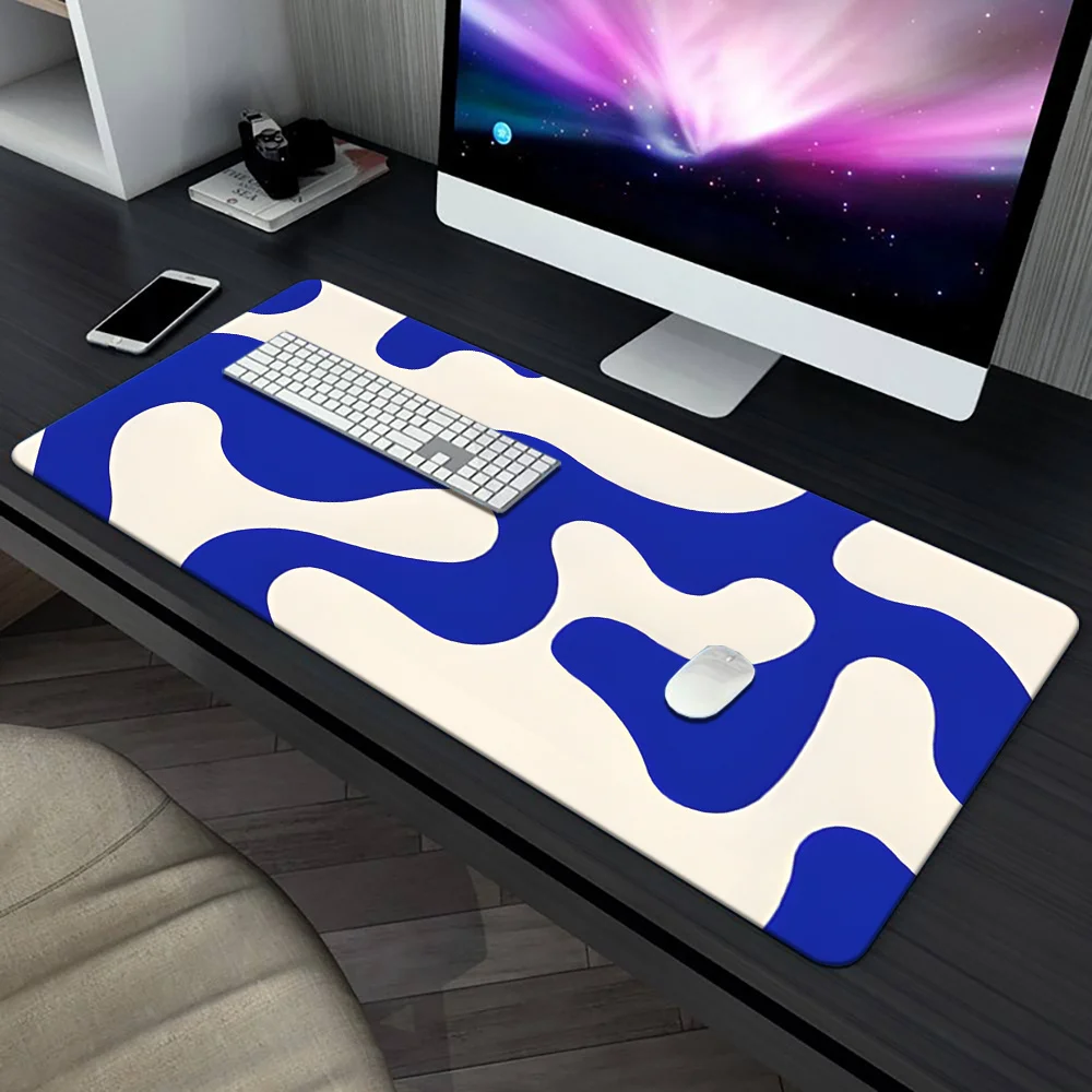 Удлиненный коврик для стола, коврик для мыши, премиальный коврик для стола с гладкой тканевой поверхностью, нескользящая резиновая основа для офисного стола, ПК, ноутбука, клавиатуры. Идеально подходит.
Удлиненный коврик для стола, коврик для мыши, премиальный коврик для стола с гладкой тканевой поверхностью, нескользящая резиновая основа для офисного стола, ПК, ноутбука, клавиатуры. Идеально подходит.