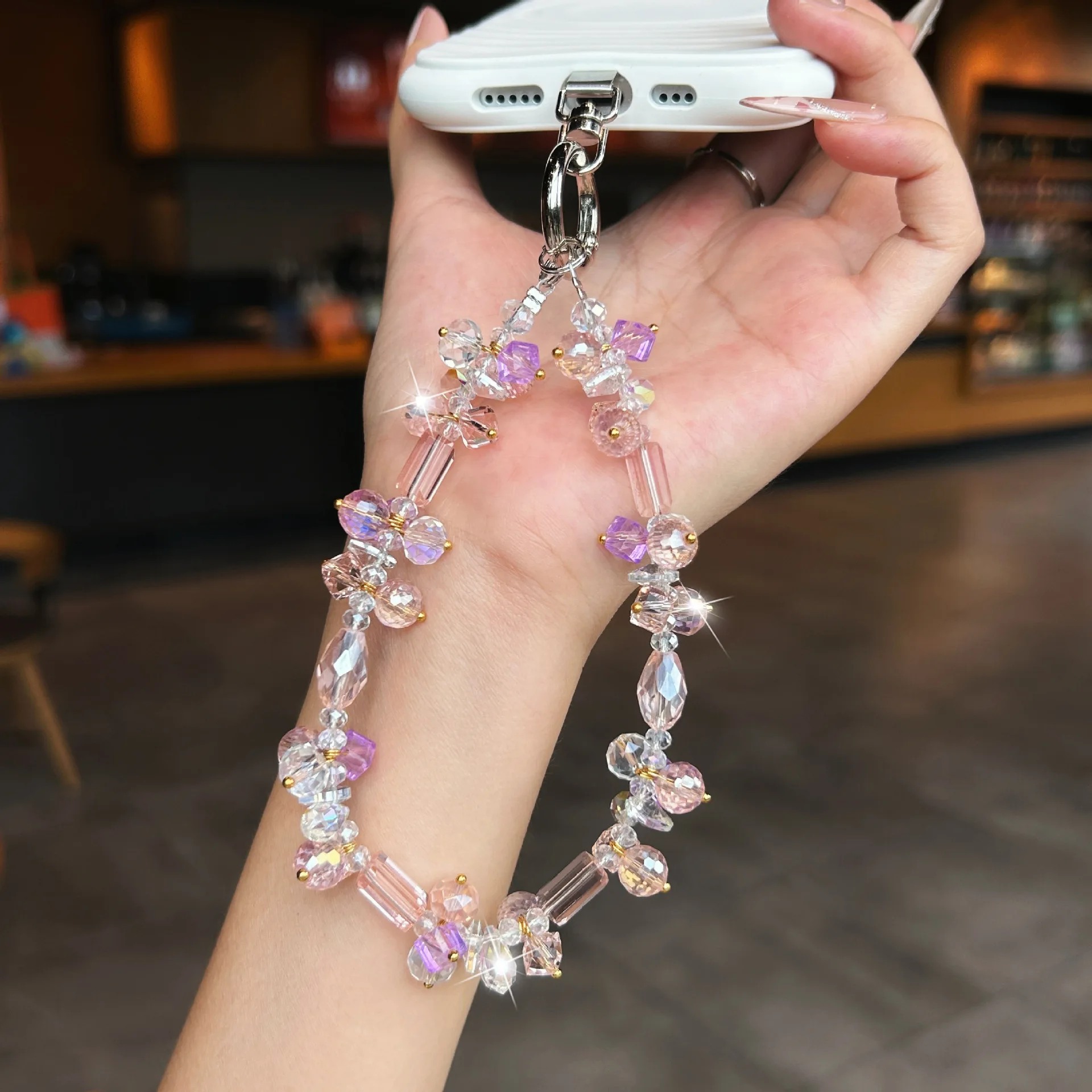 Light Luxury Crystal Phone Lanyard High-end Bracelet Exquisite Handcrafted Beaded Pendant Ins Women's Hand-held Wrist Pendant
Light Luxury Crystal Phone Lanyard High-end Bracelet Exquisite Handcrafted Beaded Pendant Ins Women's Hand-held Wrist Pendant