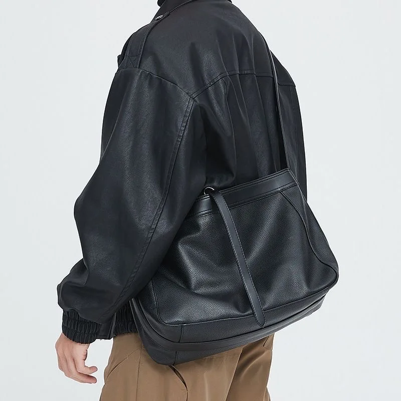 New Men's Soft Leather Crossbody Bag Commuter Shoulder Bag Waterproof Medium Commuter Style Backpack for Daily Use
New Men's Soft Leather Crossbody Bag Commuter Shoulder Bag Waterproof Medium Commuter Style Backpack for Daily Use
