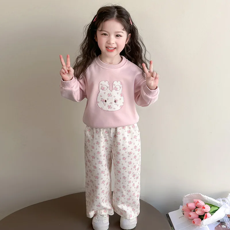 2025 Korean Children's Clothes Spring Autumn Rabbit Print Sweatshirt Tops+Pants 2Pcs Sets Girl Clothes Causal Toddler Outfits
2025 Korean Children's Clothes Spring Autumn Rabbit Print Sweatshirt Tops+Pants 2Pcs Sets Girl Clothes Causal Toddler Outfits