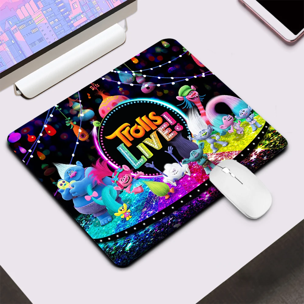 Trolls World Tour Маленький игровой коврик для мыши Компьютерный офисный коврик для мыши Коврик для клавиатуры Настольный коврик для ПК Gamer Коврик для мыши XXL Ноутбук Mausepad
Trolls World Tour Маленький игровой коврик для мыши Компьютерный офисный коврик для мыши Коврик для клавиатуры Настольный коврик для ПК Gamer Коврик для мыши XXL Ноутбук Mausepad