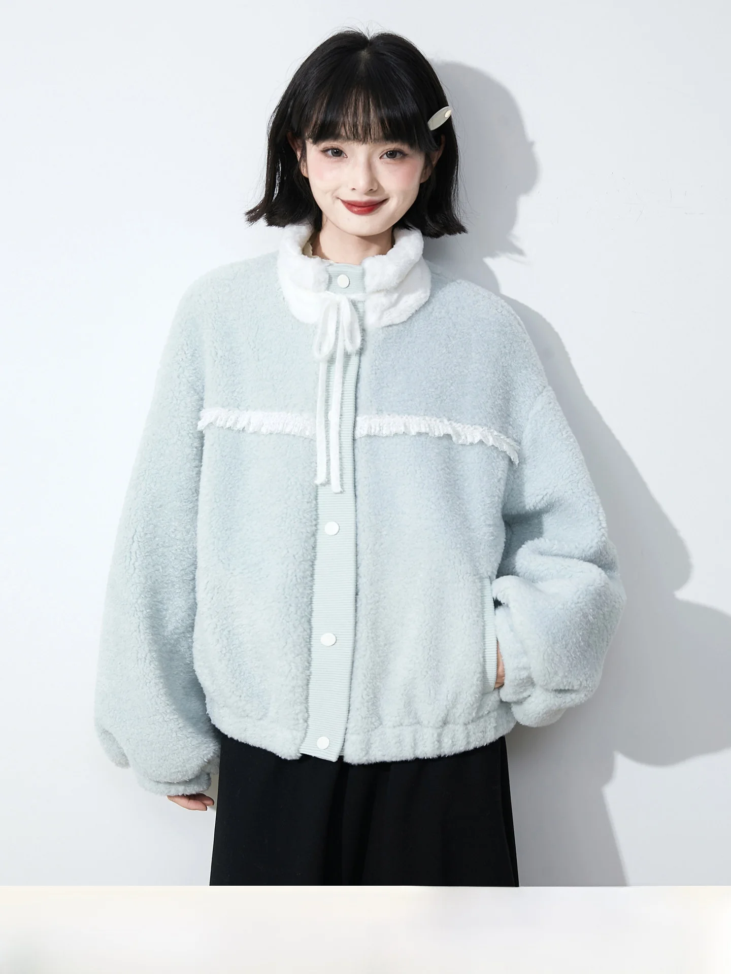 Soft Cloud Dr Original Loose Warm Stand Collar Fur Jaet Women Winter Faion Sweet Sle Lace Splicing Long Sve Coat
Soft Cloud Dr Original Loose Warm Stand Collar Fur Jaet Women Winter Faion Sweet Sle Lace Splicing Long Sve Coat