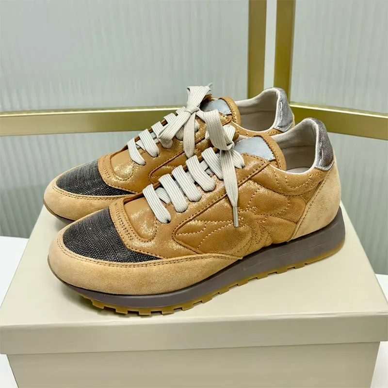 Женские кроссовки с круглым носком на шнуровке и цепочкой с бусинами, уличная повседневная обувь, женская обувь из коровьей замши в стиле пэчворк, спортивная обувь для бега, женская
Женские кроссовки с круглым носком на шнуровке и цепочкой с бусинами, уличная повседневная обувь, женская обувь из коровьей замши в стиле пэчворк, спортивная обувь для бега, женская