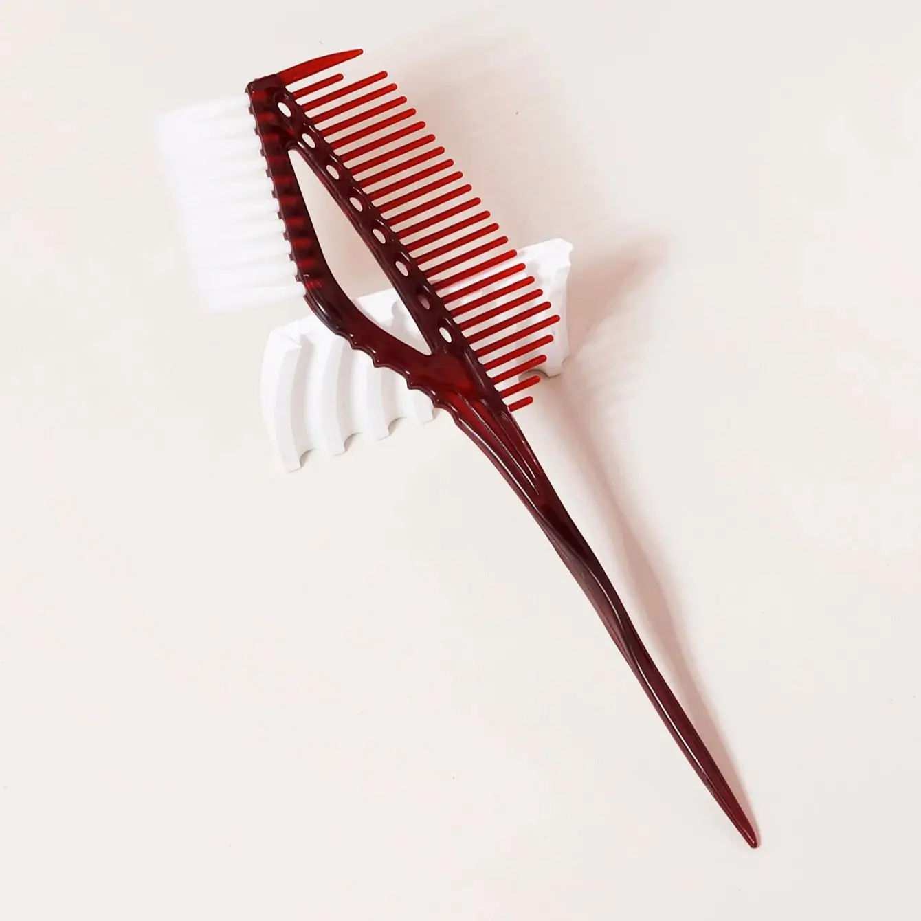 Large hair dye brush, dye brush, mixed hair color brush, used for hairdressing and home use, Special for real hair wigs
Large hair dye brush, dye brush, mixed hair color brush, used for hairdressing and home use, Special for real hair wigs