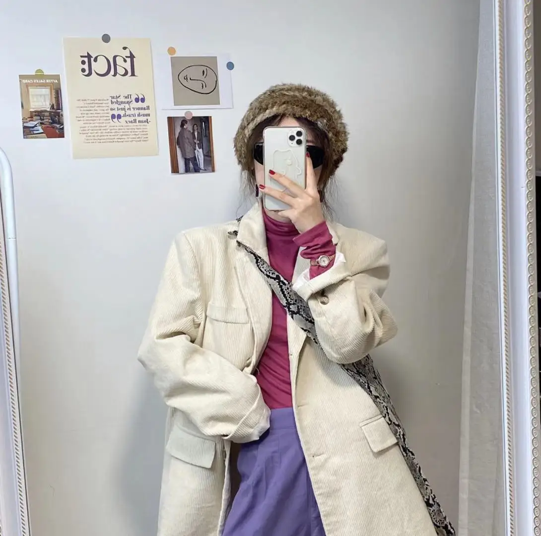 2024 Spring and Autumn New Women's Suit Coat Casual Loose All-match Corduroy Jacket Beige Office Lady Single-breasted Blazer Top
2024 Spring and Autumn New Women's Suit Coat Casual Loose All-match Corduroy Jacket Beige Office Lady Single-breasted Blazer Top