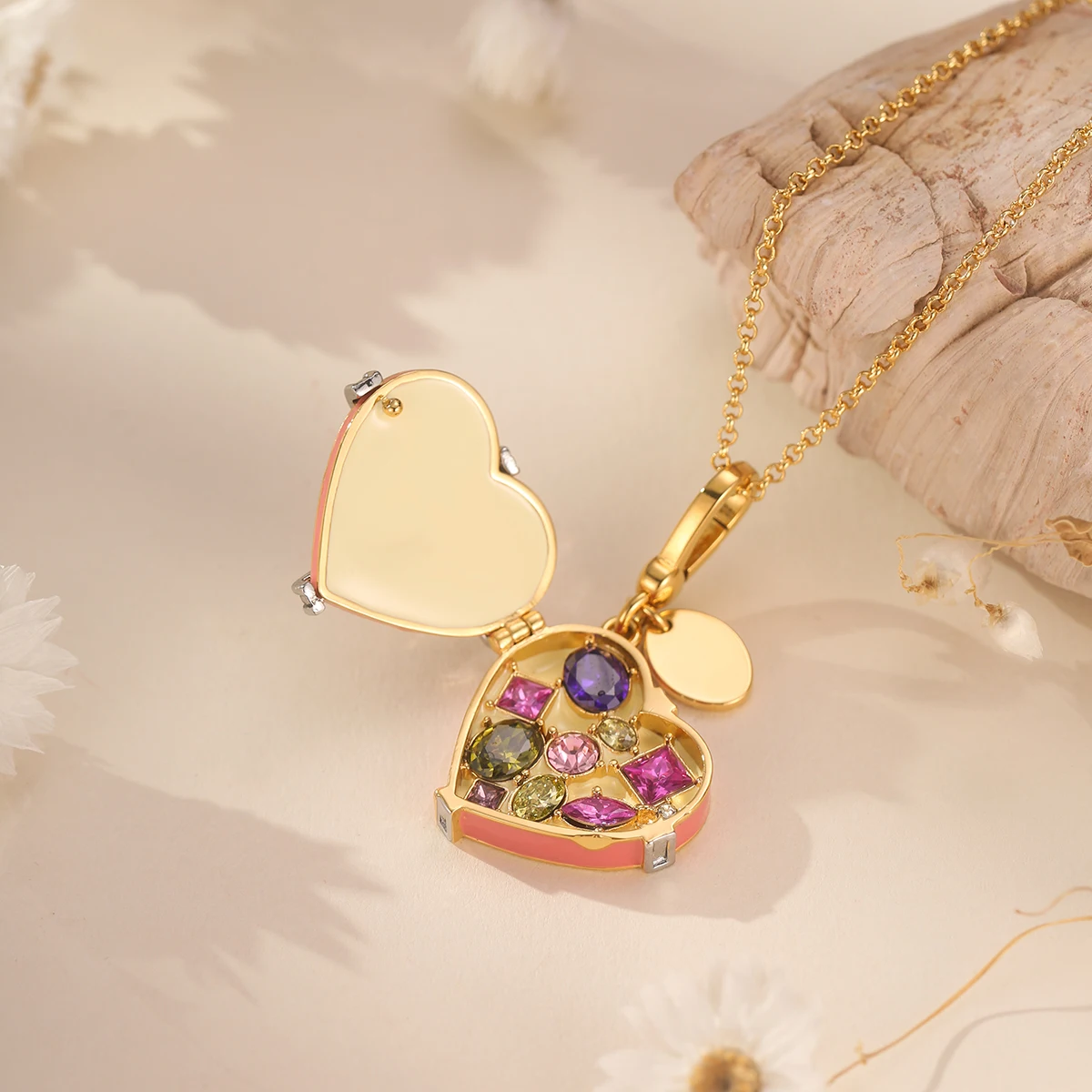 1Pc Exquisite Fashionable Enamel Pink Openable Bow Heart Box Pendant Sweet Heart-shaped Gemstone Box Necklace,Christmas Gift
1Pc Exquisite Fashionable Enamel Pink Openable Bow Heart Box Pendant Sweet Heart-shaped Gemstone Box Necklace,Christmas Gift