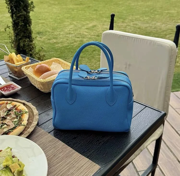 Spring 2026 Women's Bowling Bag Double Layer PU Leather Crossbody Single Shoulder Bag Casual Simple Style Pure Color Pattern
Spring 2026 Women's Bowling Bag Double Layer PU Leather Crossbody Single Shoulder Bag Casual Simple Style Pure Color Pattern