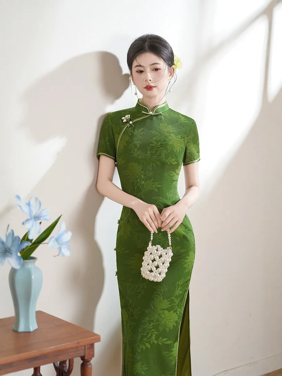 2026 New Green New Chinese style Improved Cheongsam Long Style Elegant Spring Summer Retro Qipao Dress
2026 New Green New Chinese style Improved Cheongsam Long Style Elegant Spring Summer Retro Qipao Dress