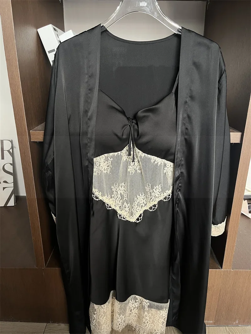 Big Lace Patchwork Nightdress Set Lady Black Satin Home Dress Sexy Spaghetti Strap Lingerie Pajamas Suit Backless Underwear
Big Lace Patchwork Nightdress Set Lady Black Satin Home Dress Sexy Spaghetti Strap Lingerie Pajamas Suit Backless Underwear