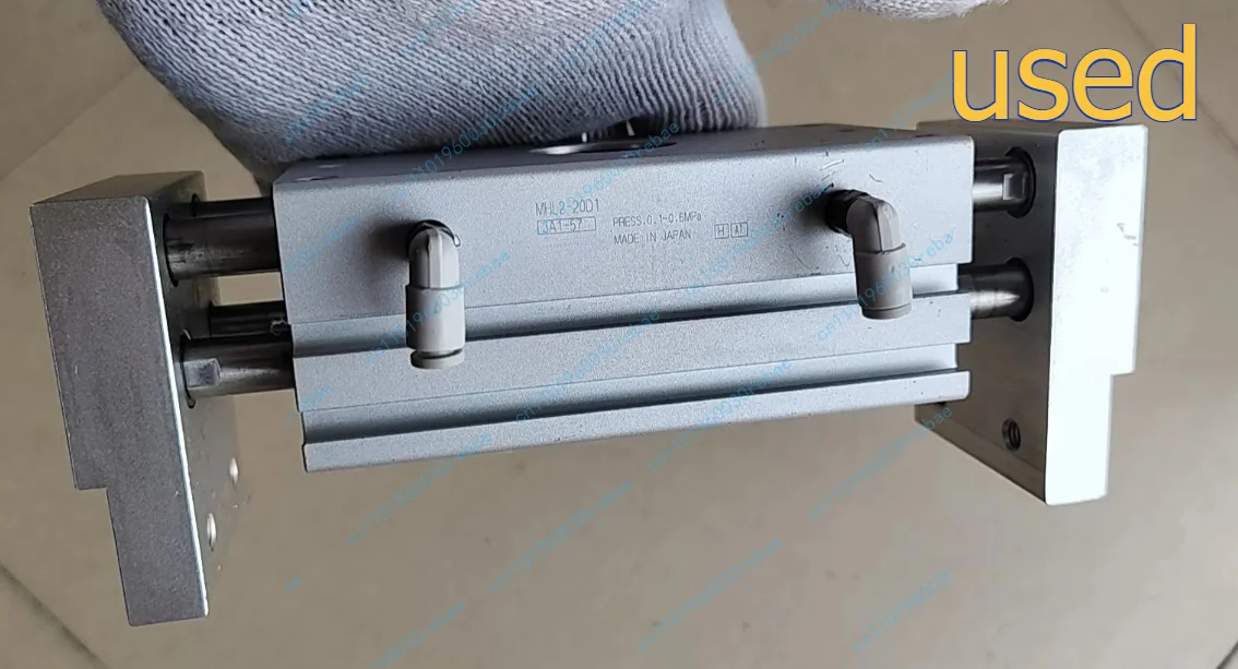 Accessories 1pcs mhy2-20d 180° opening and closing pneumatic finger cylinder
Accessories 1pcs mhy2-20d 180° opening and closing pneumatic finger cylinder