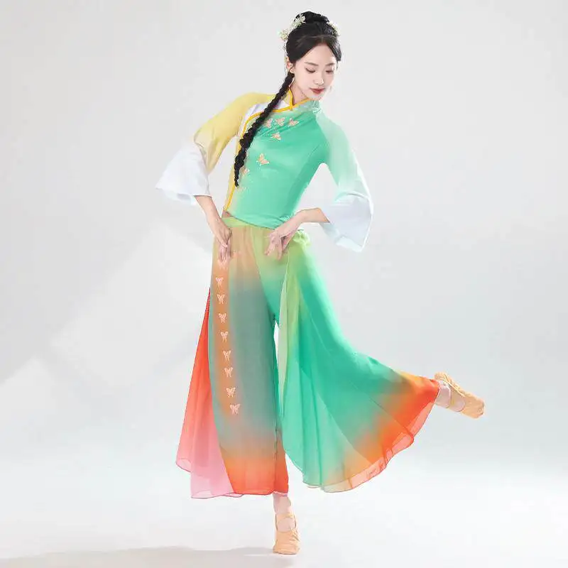 Classical dance yangko costumes in the field of hope repertoire swinging skirt dance costumes
Classical dance yangko costumes in the field of hope repertoire swinging skirt dance costumes