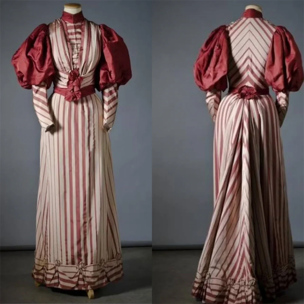Викторианское винтажное полосатое дневное платье 1875-х годов, историческое бальное платье с Эдвардианской герцогиниской времен Гражданской войны
Викторианское винтажное полосатое дневное платье 1875-х годов, историческое бальное платье с Эдвардианской герцогиниской времен Гражданской войны