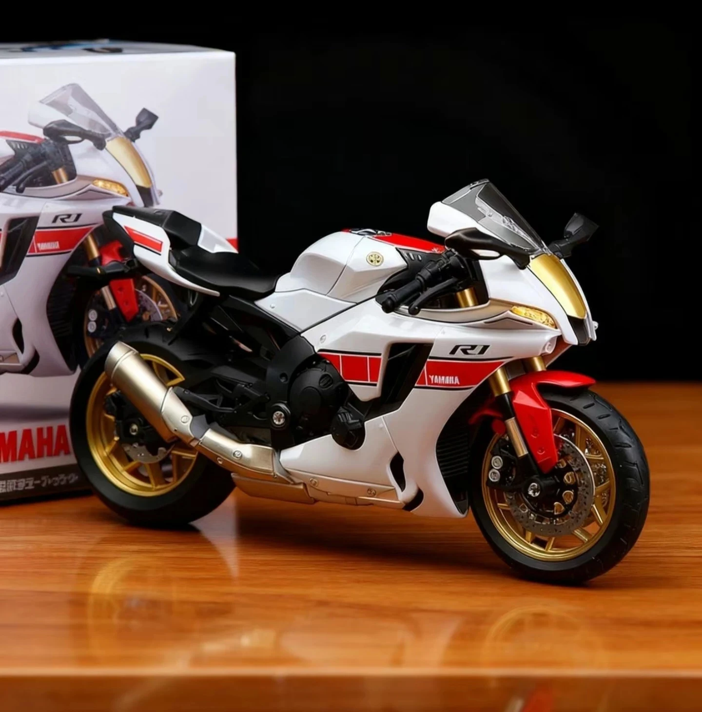 Модель мотоцикла Yamaha R1 в масштабе 1:12, литая под давлением, коллекционная модель, игрушка для мальчиков, подарок, украшение для рабочего стола.
Модель мотоцикла Yamaha R1 в масштабе 1:12, литая под давлением, коллекционная модель, игрушка для мальчиков, подарок, украшение для рабочего стола.