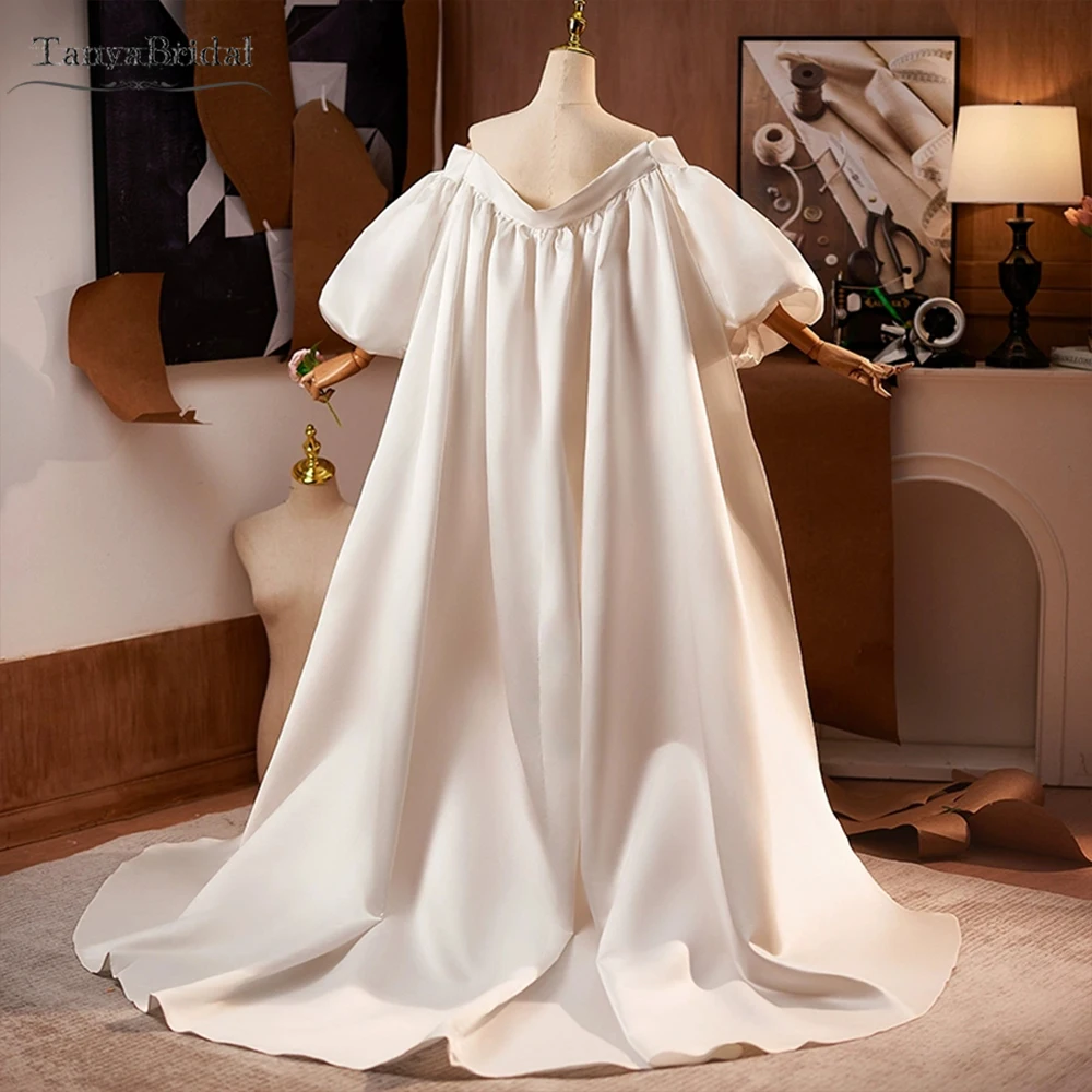 Half Sleeved Wedding Cape ,Satin Long Jacket ,With Long Train ,Women Fashion Coat Chic DJ455
Half Sleeved Wedding Cape ,Satin Long Jacket ,With Long Train ,Women Fashion Coat Chic DJ455