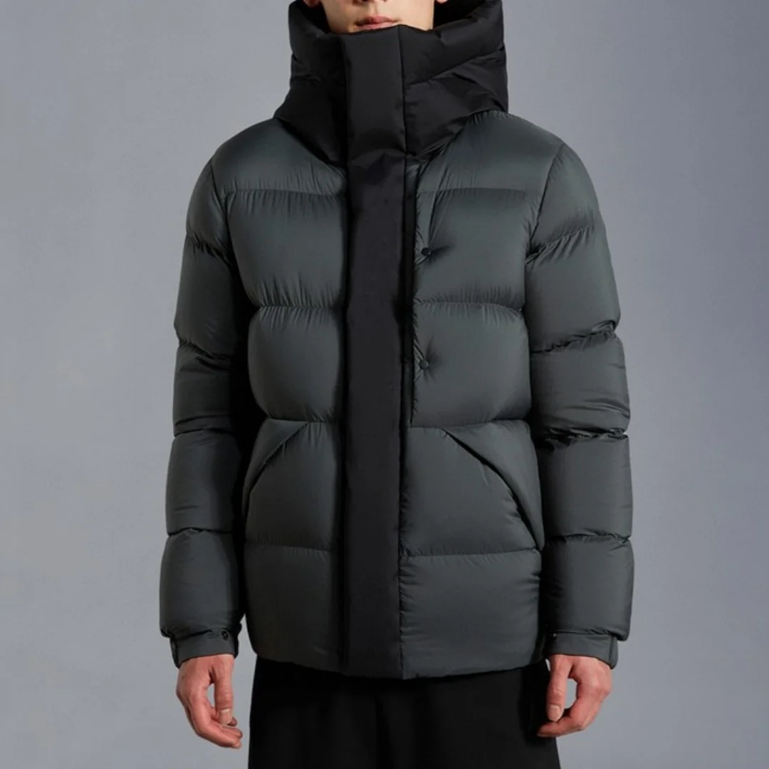Winter men's down jacket Hooded Solid color Ultra thick classical Loose style 95% white goose down filling Leisure coat
Winter men's down jacket Hooded Solid color Ultra thick classical Loose style 95% white goose down filling Leisure coat