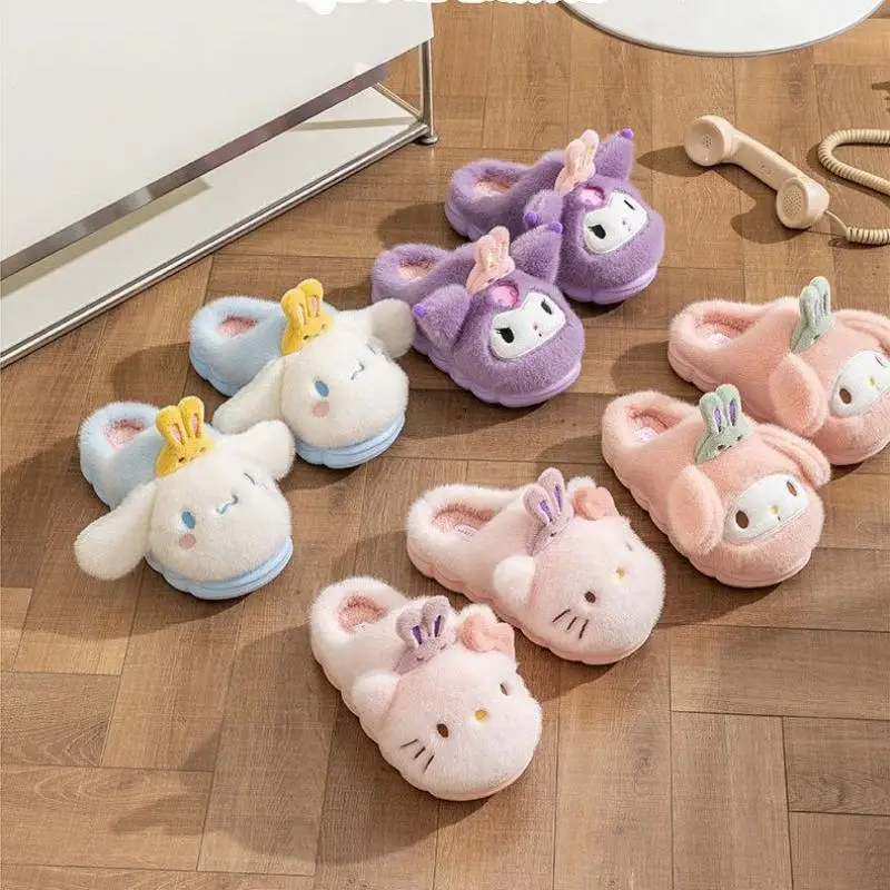 Sanrio Hello Kitty/Детские хлопковые тапочки с героями мультфильмов «Моя мелодия», детская модная домашняя обувь Kawaii, зимняя теплая меховая обувь, легкая новинка
Sanrio Hello Kitty/Детские хлопковые тапочки с героями мультфильмов «Моя мелодия», детская модная домашняя обувь Kawaii, зимняя теплая меховая обувь, легкая новинка