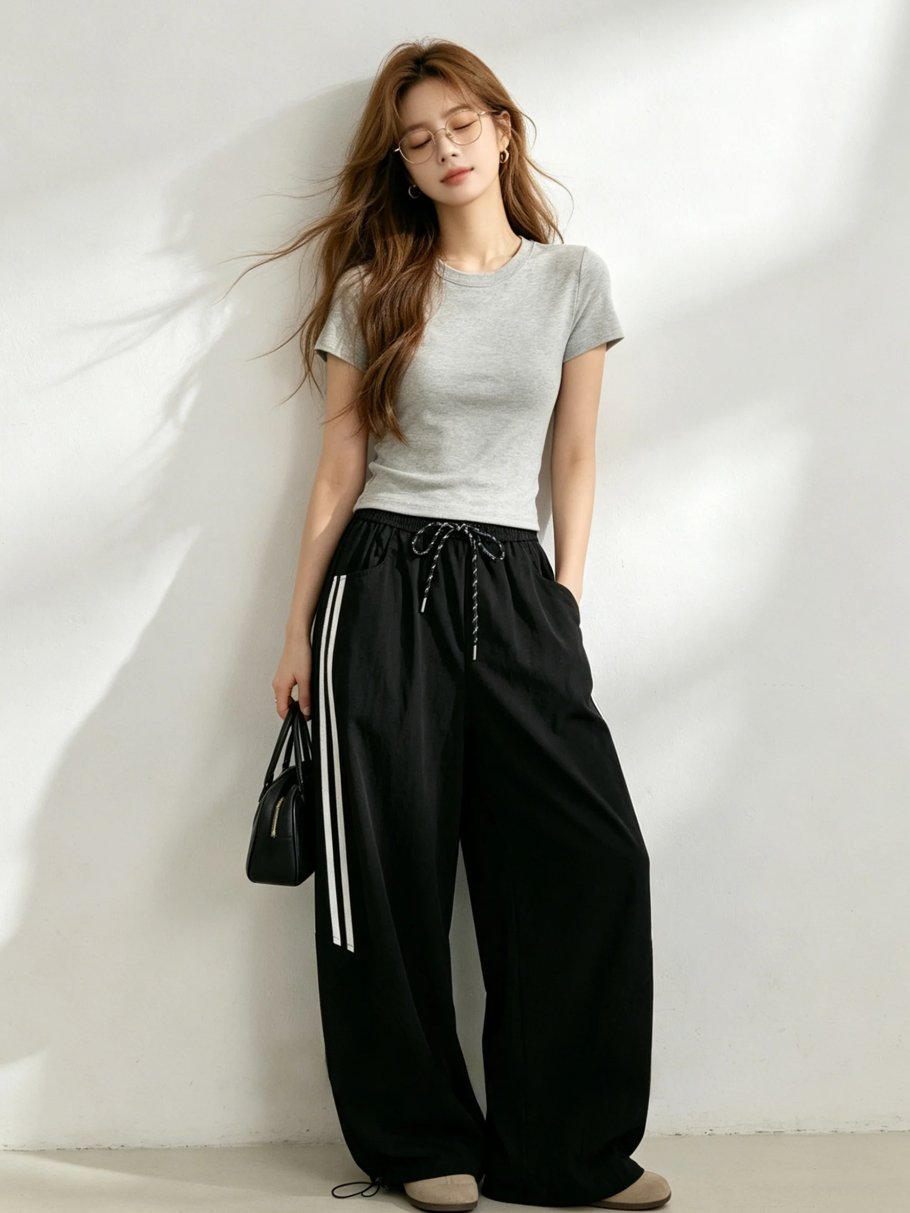 American Retro High Waist Striped Wide Leg Pants Summer Drapey Skin-friendly Loose Slimming Drawstring Sporty Casual Pants
American Retro High Waist Striped Wide Leg Pants Summer Drapey Skin-friendly Loose Slimming Drawstring Sporty Casual Pants